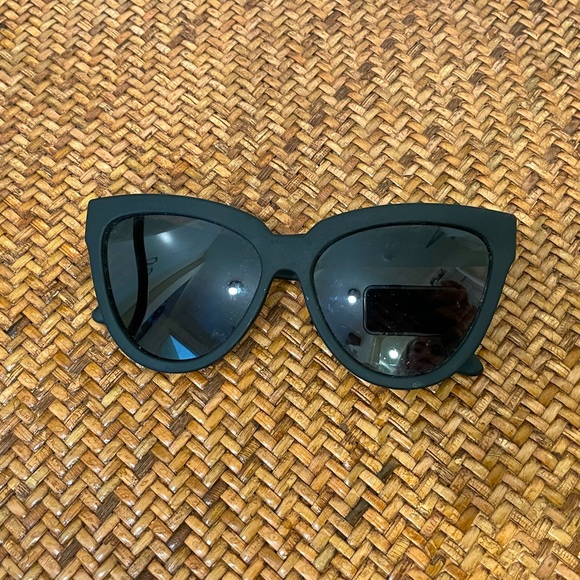 Quay Australia Accessories - Quay oversize sunglasses black